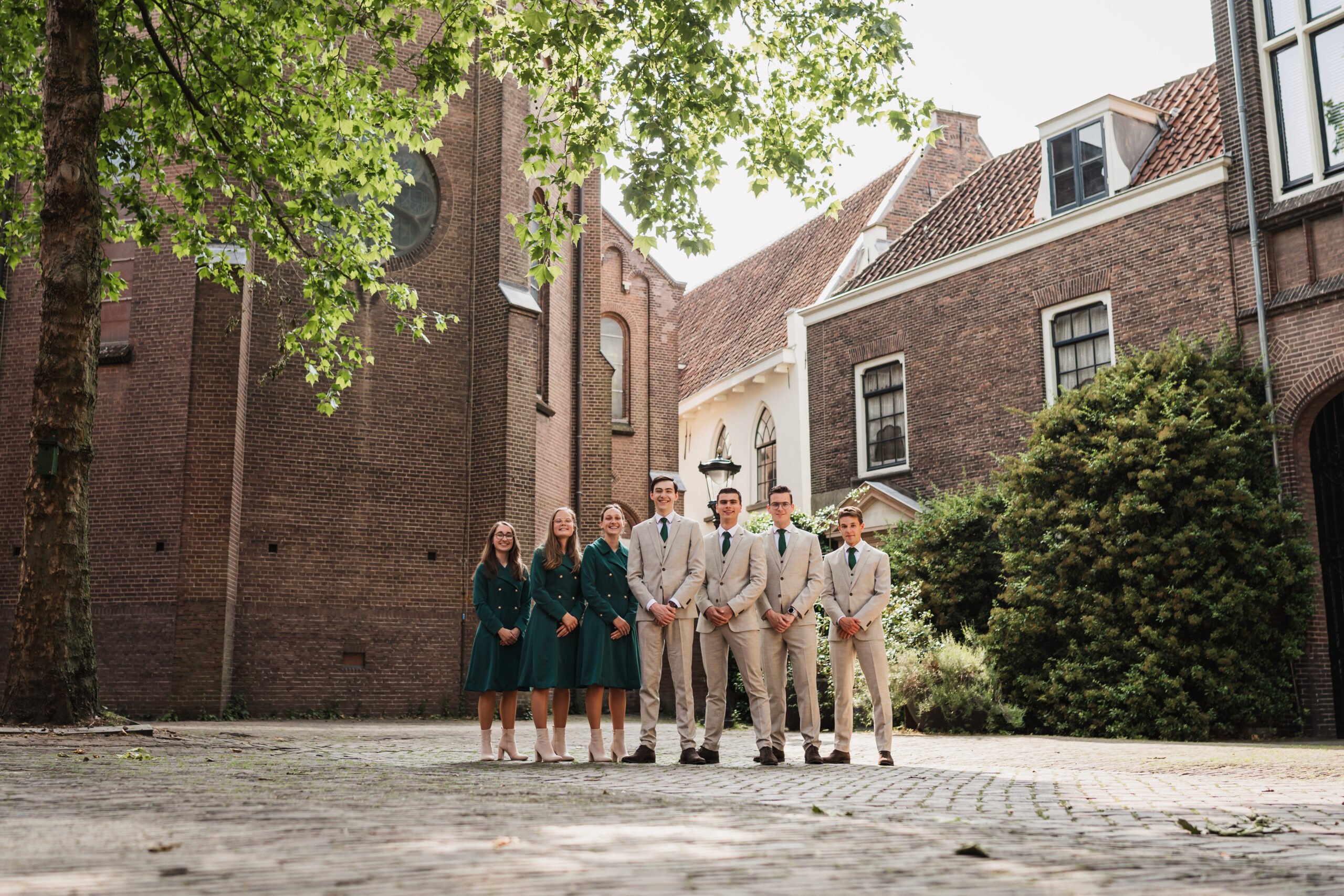 V.l.n.r. Ruben Slingerland, Francine Hogenhout, Matthijs de Zeeuw, Janna Bremmer, Harm Jan van Holst, Dienke Ploeg en Carlo Verleun.
