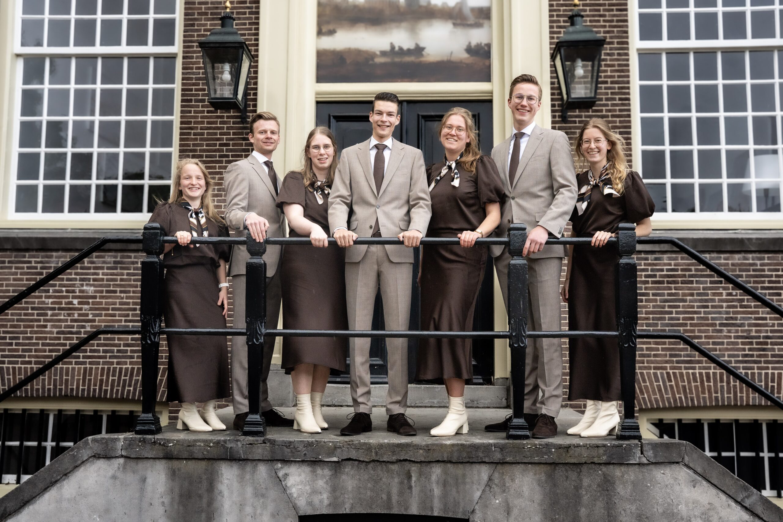 V.l.n.r.: Maaike Ploeg - Harry van Dijk - Teuna van Dijk - Willem-Jan van Meijeren - Josephine van Vliet - William van Vliet - Arinda van Schothorst Bestuur van Meijeren